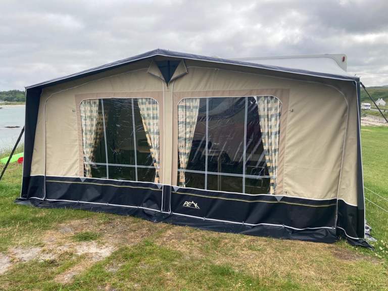 Harrington Peak 900cm full fabric caravan awning