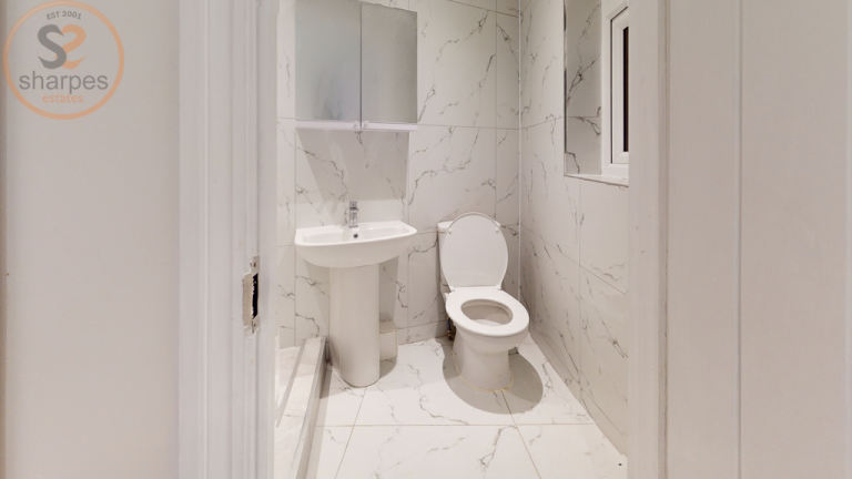 1 bedroom flat in Farewell Place, Mitcham, Surrey