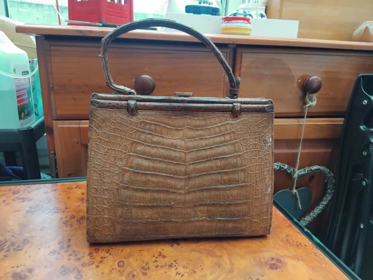 Crocodil vintage handbag