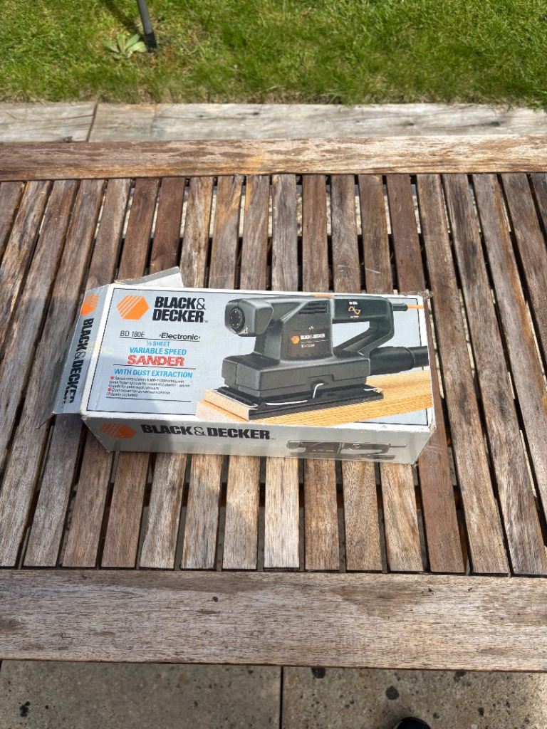 Vintage Black & Decker BD 180E Electronic 1/3 sheet Variable Speed sander