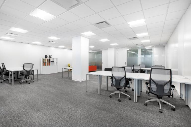 Glasgow - G2 1RW \ Private Office for 3 Workstations Available Now