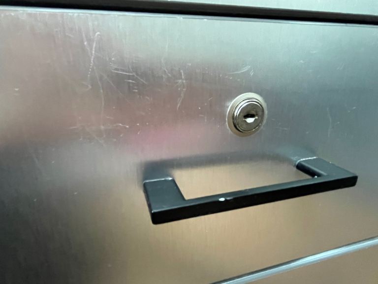 REM Florence Manicure Table 