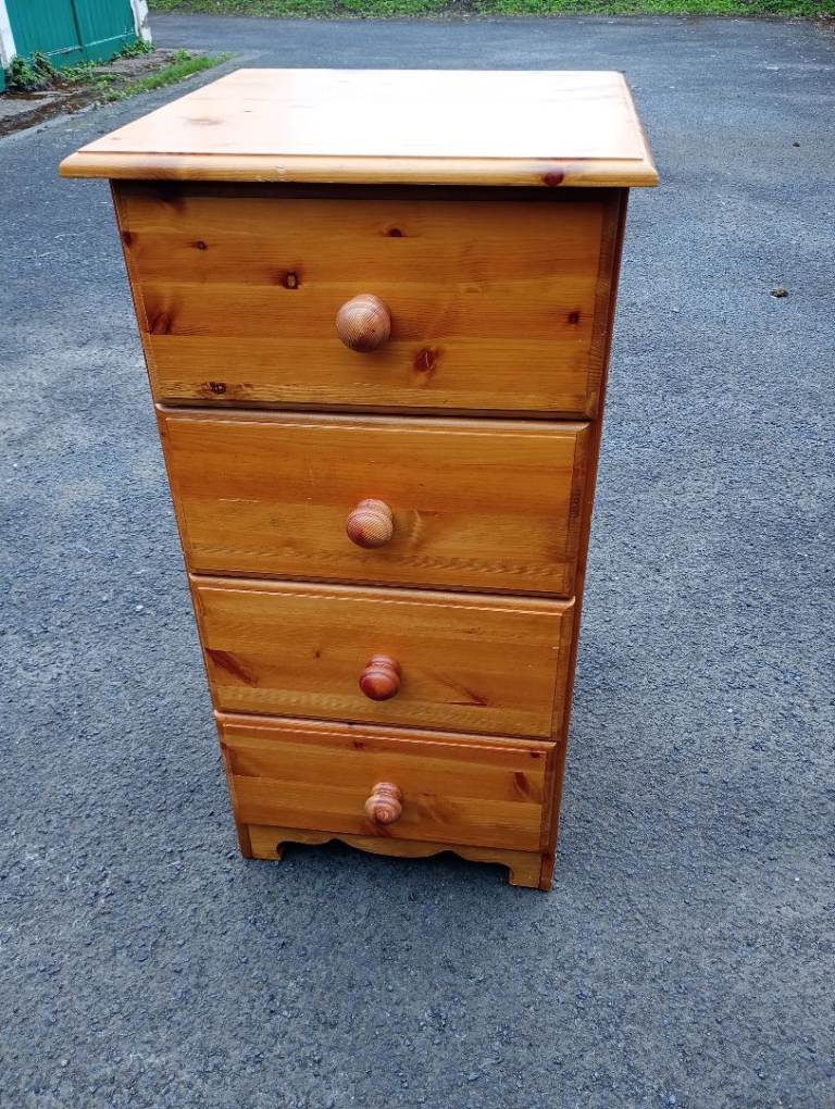 Solid Pine Chest of 4 Drawers