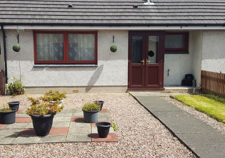 Home Swap 1 Bedroom Bungalow