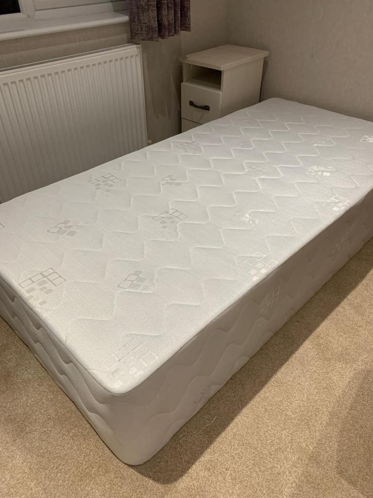 Single bed base