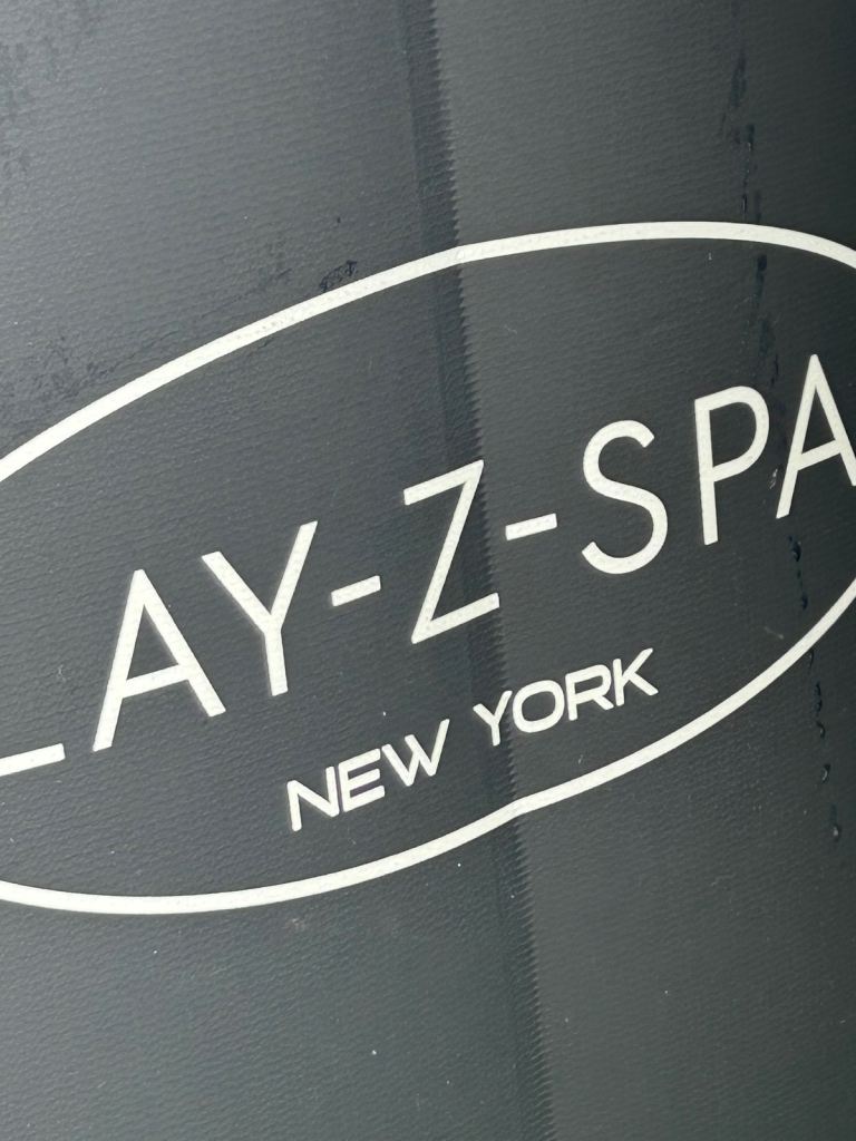 Lay - Z - Spa