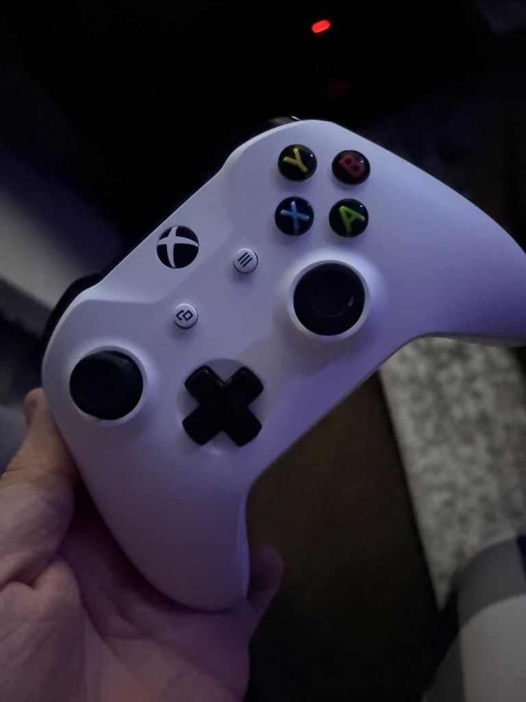 Xbox Series S 512GB white + controller , £240.00 for Sale in Linwood ...