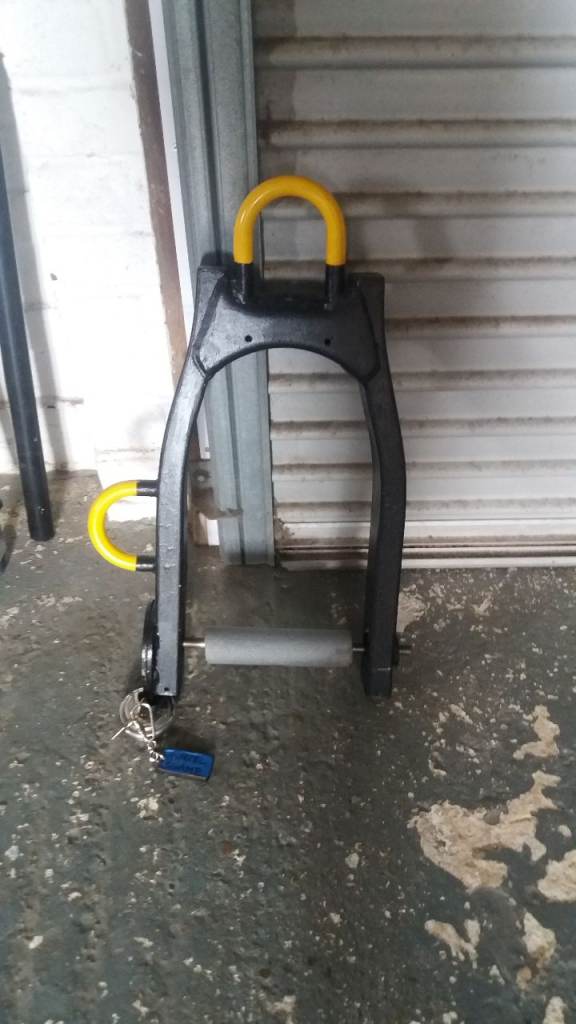 Caravan or motorhome wheel lock