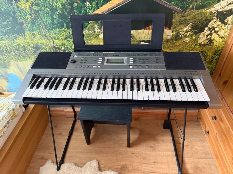 Beginners keyboard Yamaha PSR E353