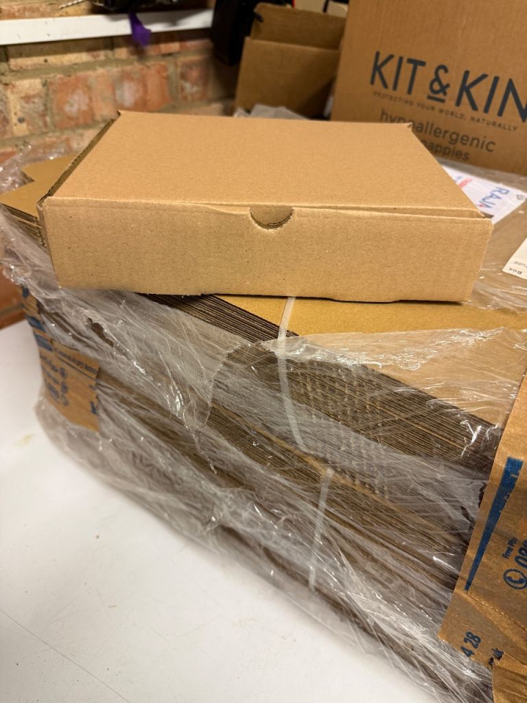 Brown foldable boxes