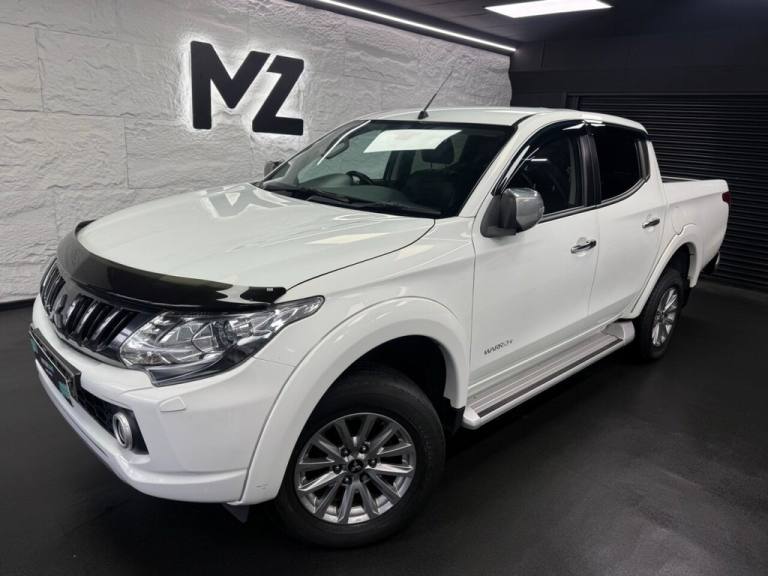 2019 Mitsubishi L200 2.4 DI-D DC Warrior Pickup Double Cab 4dr Diesel Manual 4WD Euro 6 (178 ps) ...