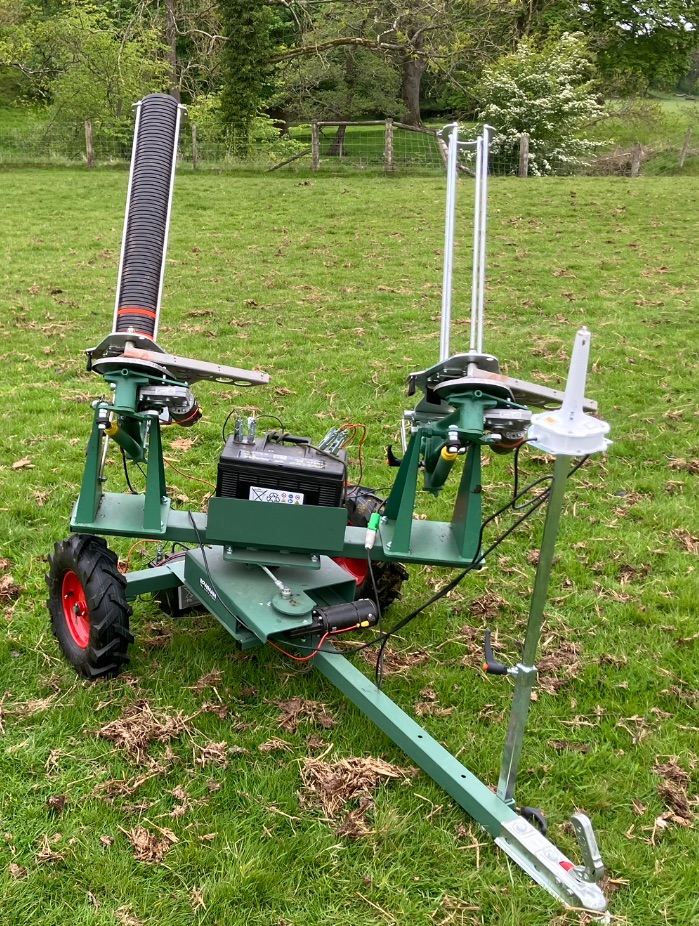 Bowman Mini Game Trailer Clay Pigeon Trap – Good Condition