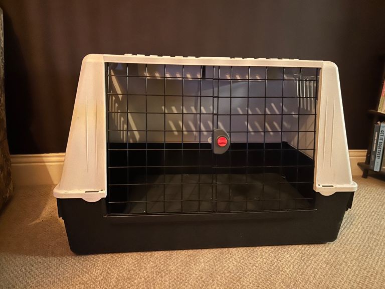 Ferplast animal travel crate