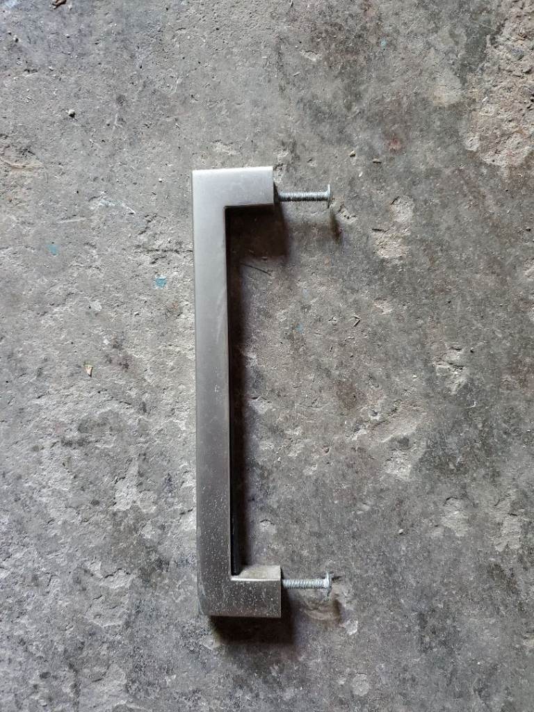 16 Kitchen cabinet handles