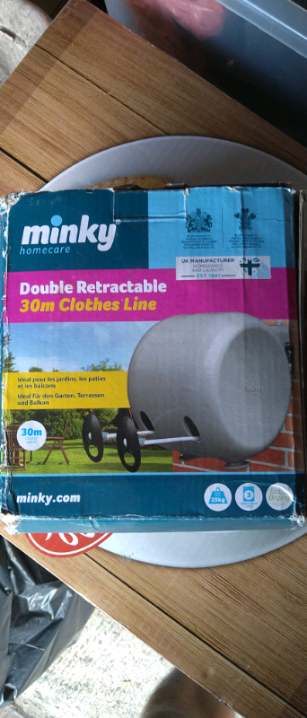 MINKY 30M DOUBLE RETRACTABLE CLOTHES LINE BRAND NEW UNOPENED.