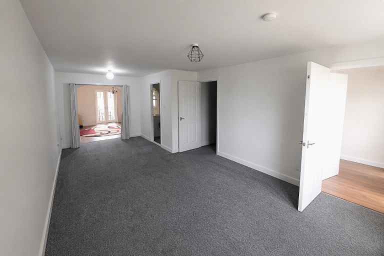 3/4 Bed House, 2 Bathrooms, Garden & Garage – Gryffe High School Catchment – £1200pcm