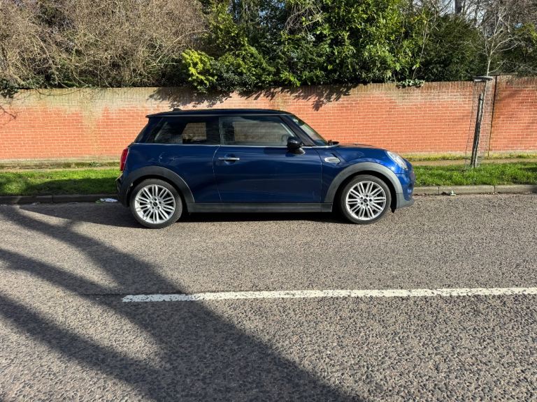 2016 MINI Hatch Cooper D 1.5 Diesel Auto in Blue - Cat S