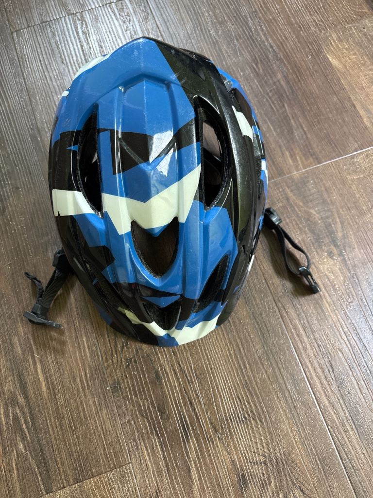 Blue and Black Cycling Helmet – Good Condition