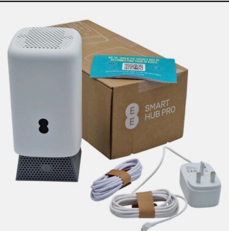 EE Smart Hub Pro Router - WiFi 7 - SH40J FTTP 119746 - Tri-Band 6GHz 5GHz 2.4GHz