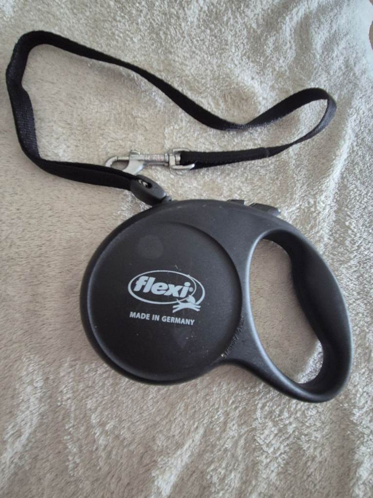 Flexi Classic Retractable Tape Dog Lead 5m / 16ft Black Extending Leash