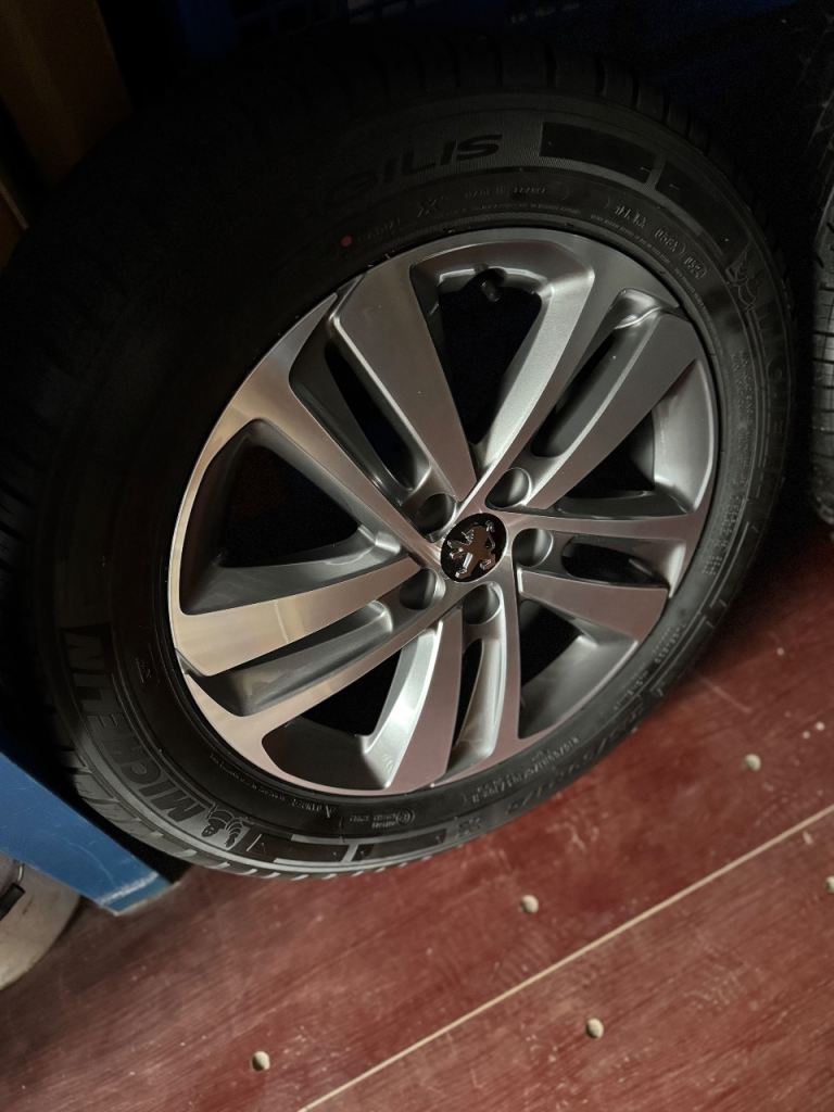  NEW PEUGEOT EXPERT GENUINE GREY ALLOY WHEELS 215 60 17C TYRES