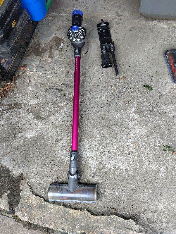 Dyson Cordless Vacuum Cleaner – Good Working Order