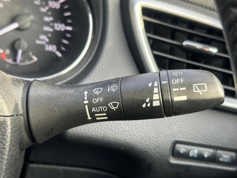 2015 Nissan Qashqai 1.5 dCi N-Tec+ 5dr HATCHBACK DIESEL Manual