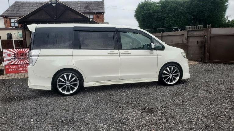Honda stepwagon spada 2.0 auto 8 seater fresh japanese import new tyres 2010