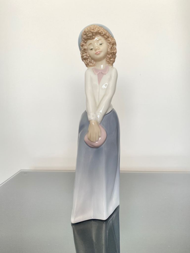 Lladro Nao figurine