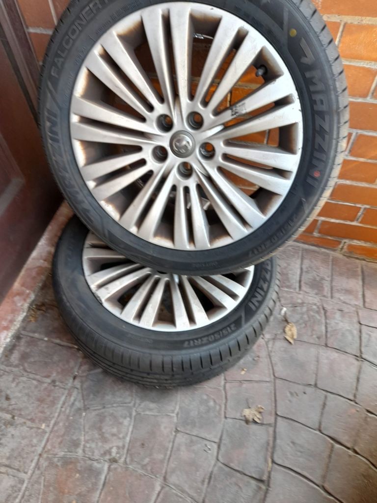 2 VAUXHALL ASTRA 17" ALLOY WHEELS & BRAND NEW TYRES 215 50 R17