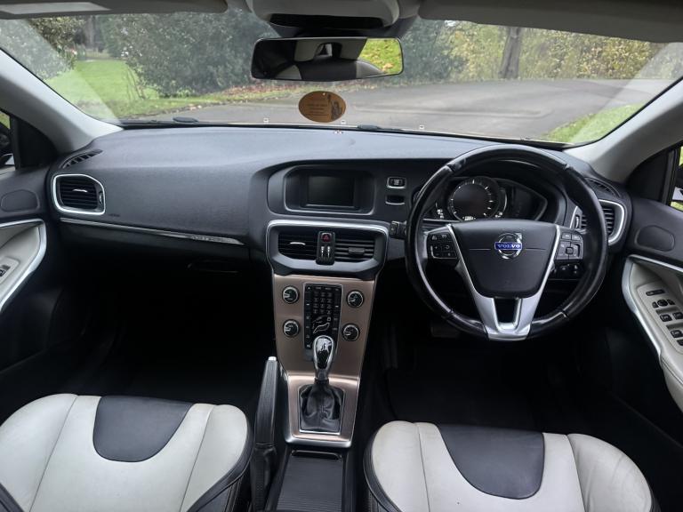 VOLVO V40 CROSS COUNTRY 1.6 D2 Lux 2014