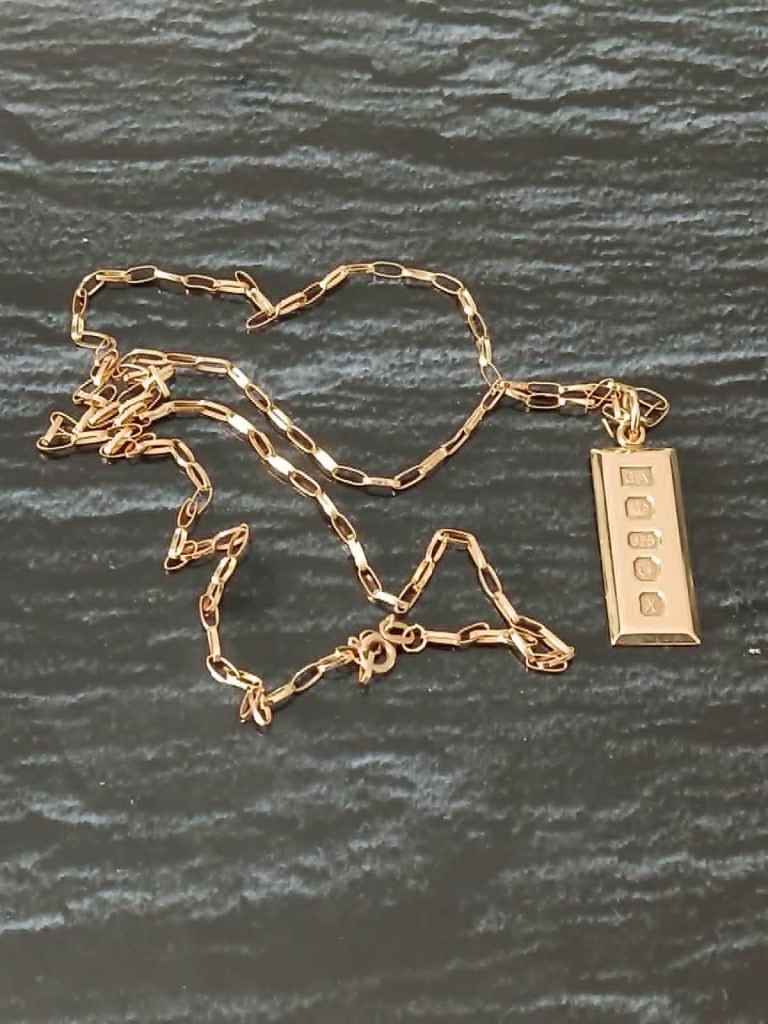 9 CARAT GOLD INGOT PENDANT AND CHAIN