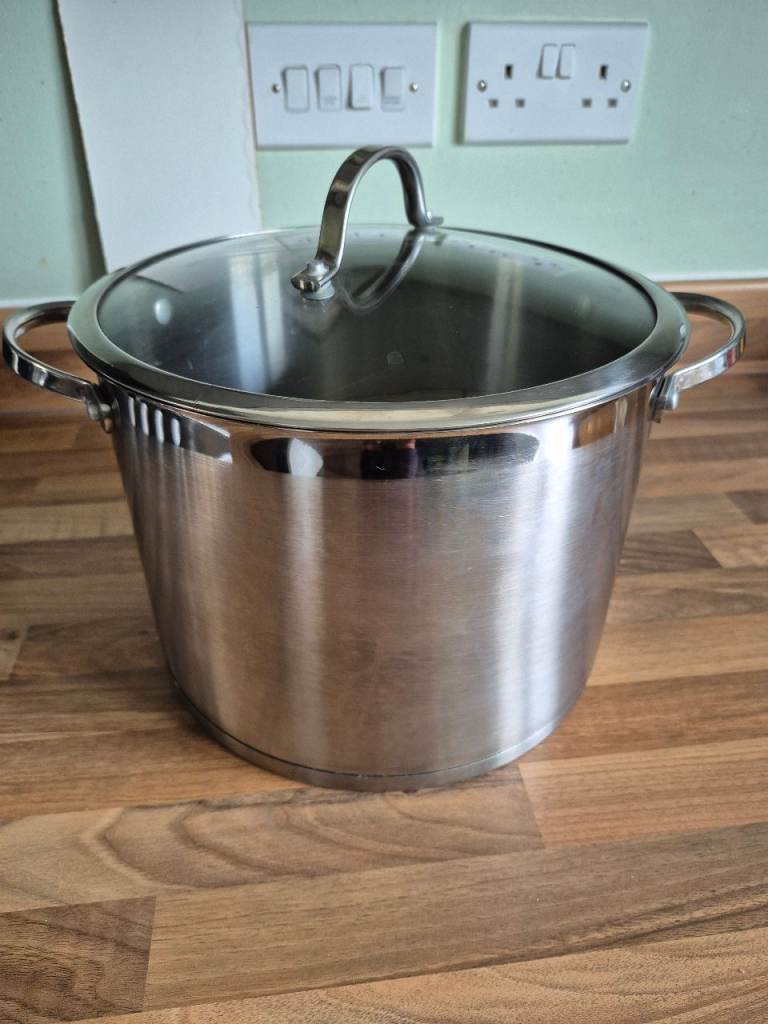 10 litre heavy duty Denby saucepan