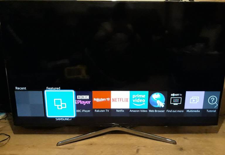 Samsung 55 inch slimline OLED SMART tv in superb cond with remote and stand £195 ono