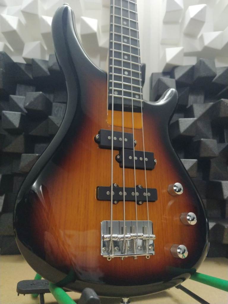 Chord CCB90 - electric bass guitar