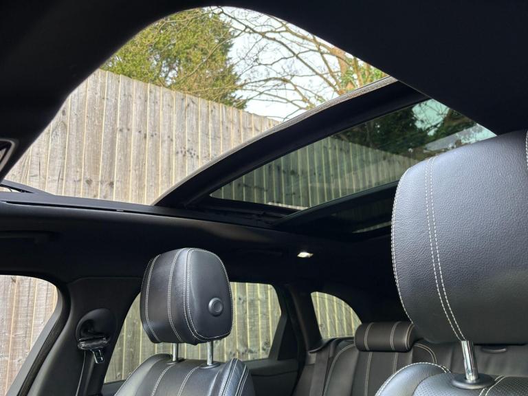 2019 Land Rover Range Rover Velar 2.0 D180 R-Dynamic SE 5dr Auto ESTATE DIESEL Automatic