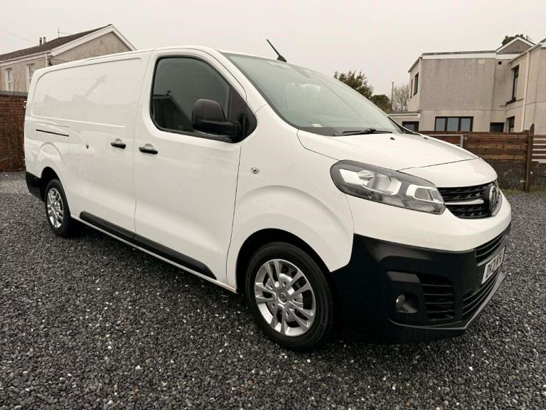 2021 Vauxhall Vivaro L2 DIESEL 2900 1.5D 101k FSH £7995 NO VAT. [Phone number removed]