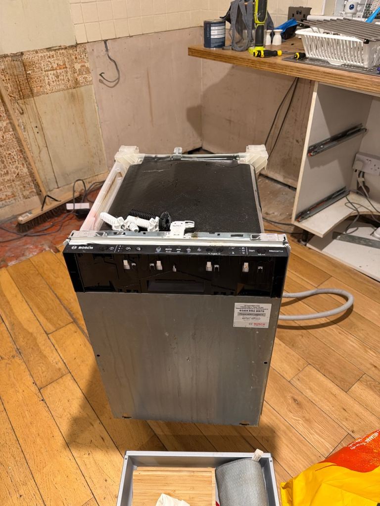 Slimline built in Bosch dishwasher 