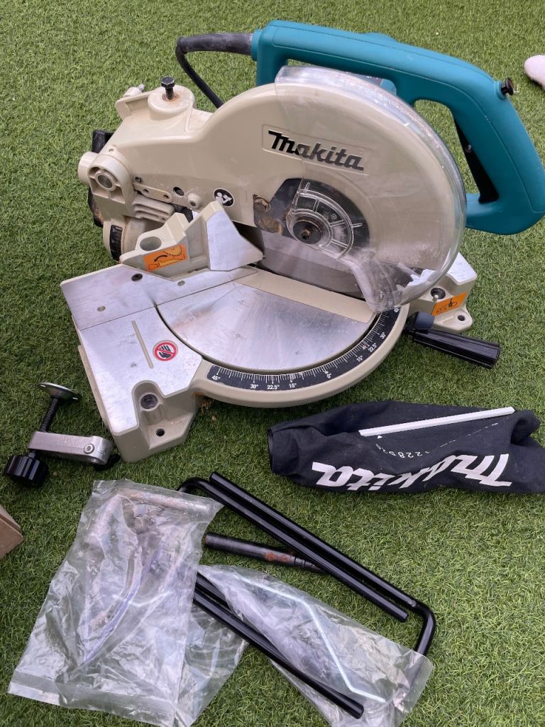 ⭐️Makita LS1040 255mm Miter Saw⭐️