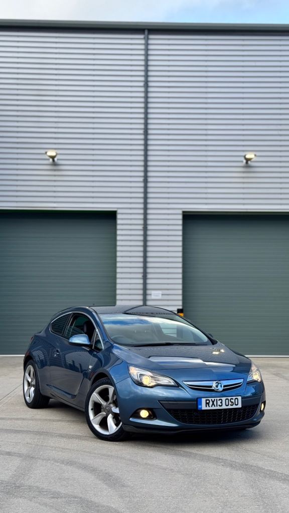 Vauxhall, ASTRA GTC, Hatchback, 2013, Manual, 1956 (cc), 3 doors