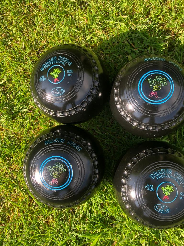 Drakes Pride Professional Lawn Bowls Size 4 WB12