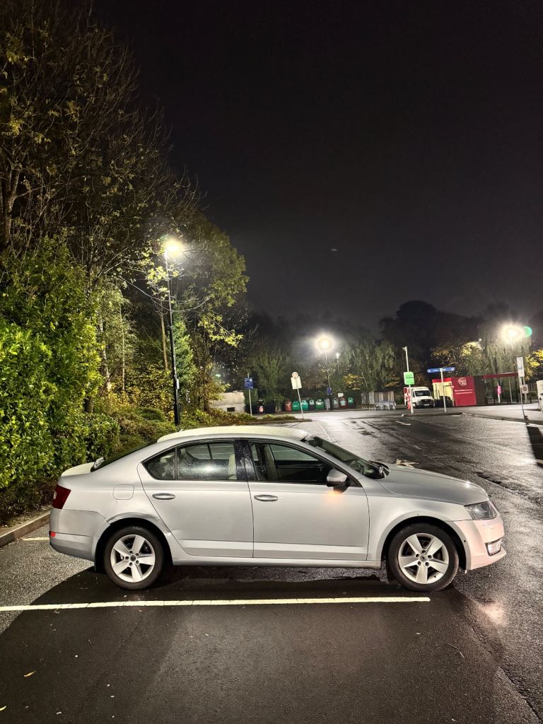 image for Skoda, OCTAVIA, Hatchback, 2014, Semi-Auto, 1598 (cc), 5 doors