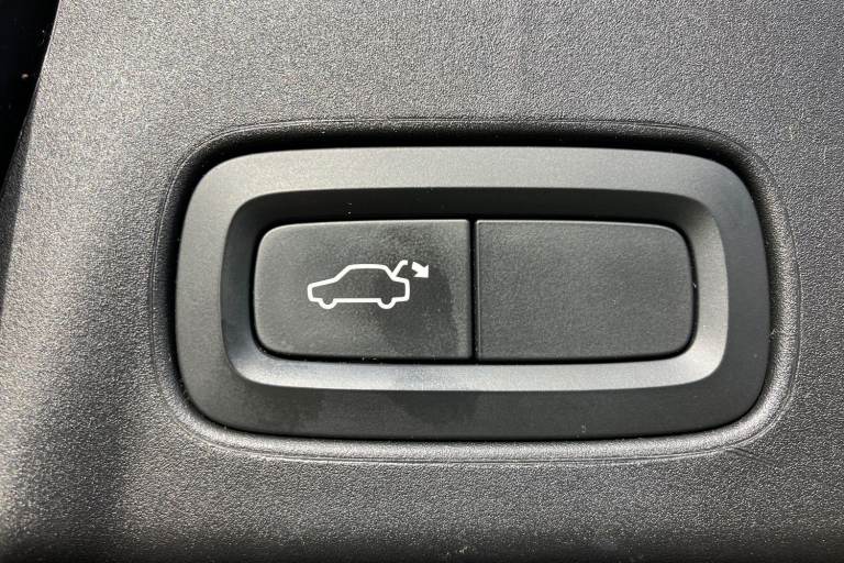 2018 Volvo V90 2.0 D4 R DESIGN 5dr Geartronic Estate DIESEL Automatic