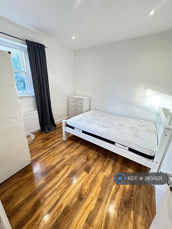 4 bedroom flat in Emmanuel House, Croydon,East Croydon ,Purley, Beckenham, Vic (4 bed) (#2651631)