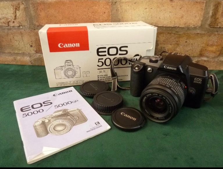 EOS 5000 35mm SLR camera Canon  38-76mm lens