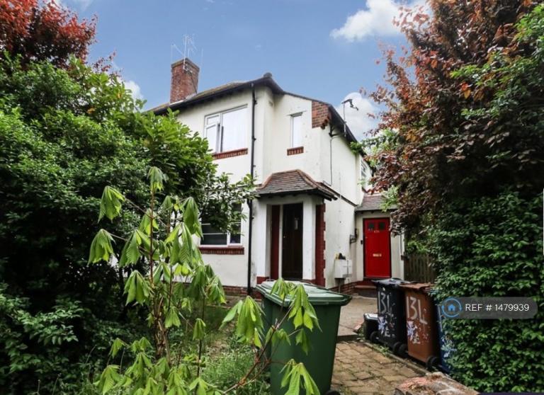 2 bedroom flat in Alexandra Avenue, London, HA2 (2 bed) (#1479939)