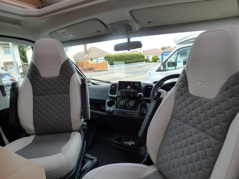 Adria Matrix 670 SL 60Y  Anniversary Edition DIESEL AUTOMATIC 2025