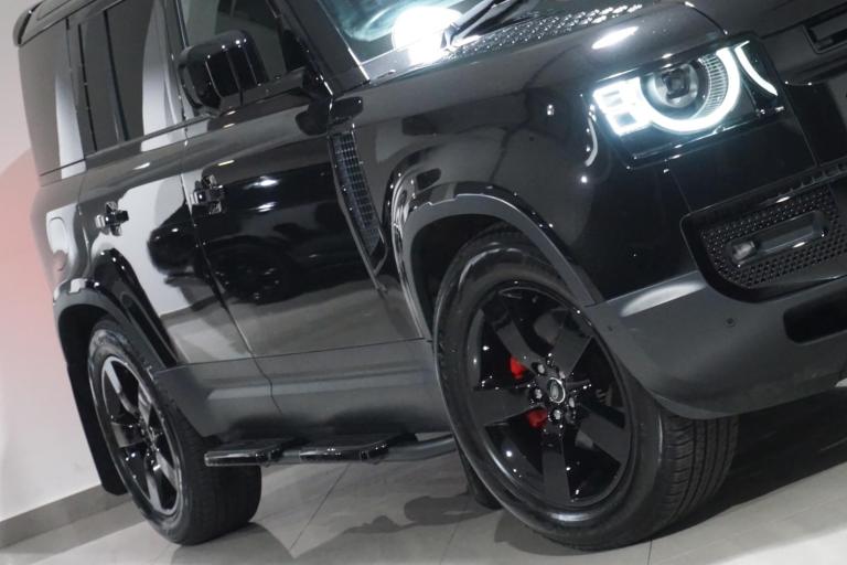 2023 Land Rover Defender 110 3.0 D250 MHEV HSE Hard Top SUV Auto 4WD MWB Euro 6 (s/s) 5dr PANEL V...