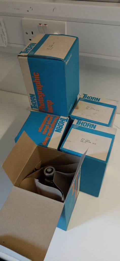 Thorn theatre spot light bulbs