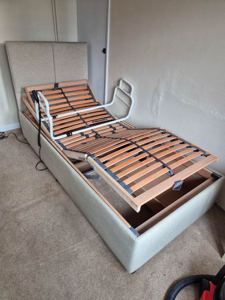 Electric adjustable bed 